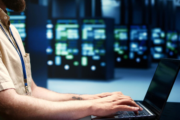 Application and Database Migration to AWS