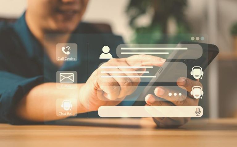 Hyper-Personalized Customer Experience (Oracle CX + Generative AI)